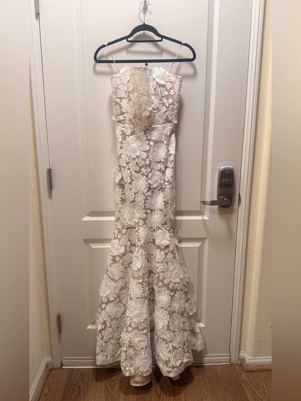 Helsi Jessica Strapless Embroidered Mermaid Gown in White  Size XS NWT - Picture 6 of 7